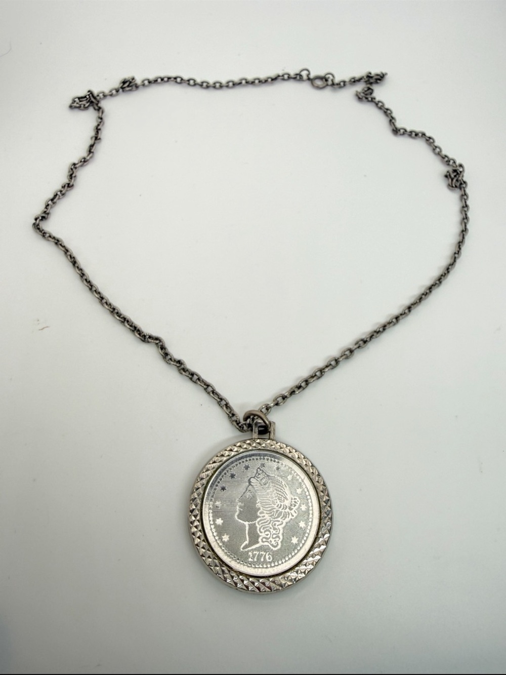 Vintage Liberty Coin Style Pendant Necklace Silver Tone 1776 Eagle Medallion